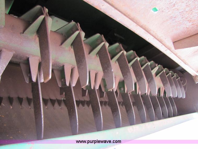 image for item 3545 1990 John Deere 9600 combine