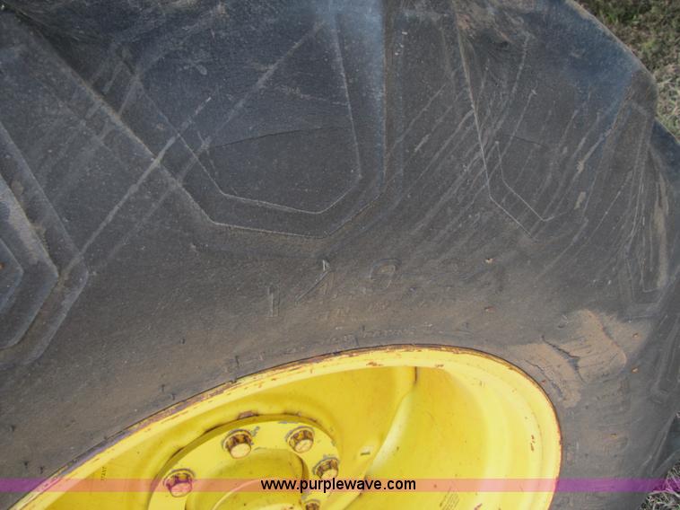 image for item 3545 1990 John Deere 9600 combine