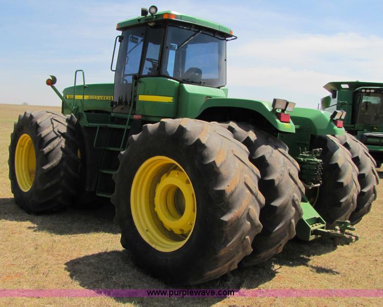 image for item 3546 1998 John Deere 9300 4WD tractor