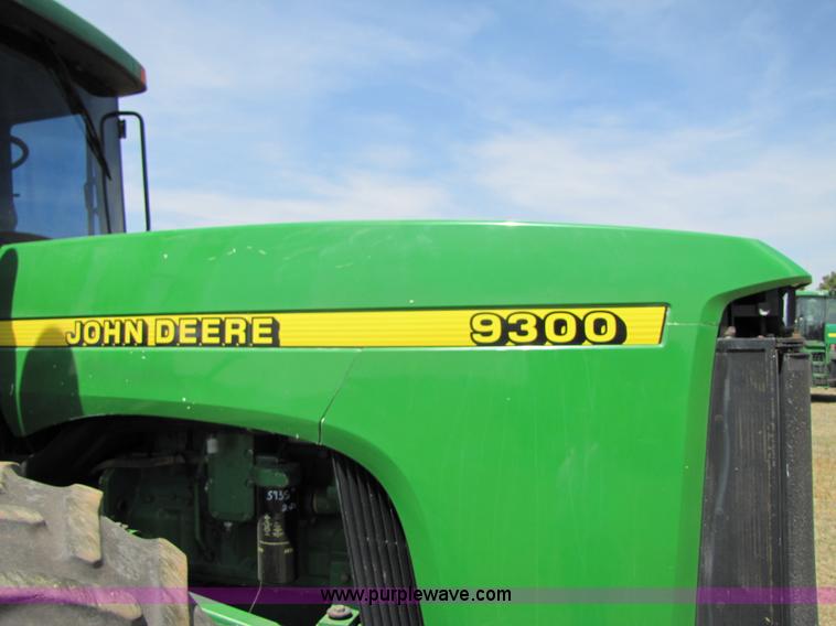 image for item 3546 1998 John Deere 9300 4WD tractor