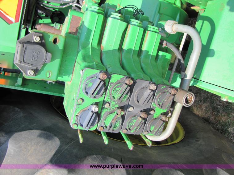 image for item 3546 1998 John Deere 9300 4WD tractor