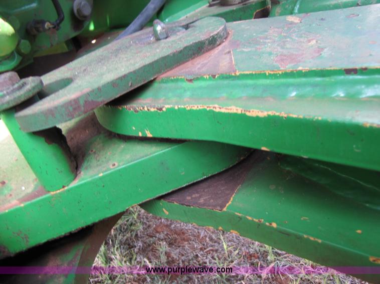 image for item 3546 1998 John Deere 9300 4WD tractor