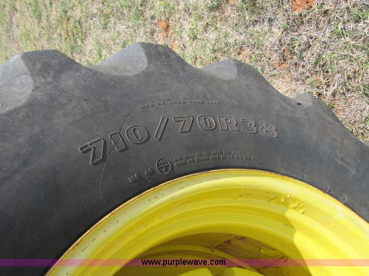 image for item 3546 1998 John Deere 9300 4WD tractor