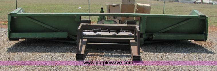 image for item 3551 John Deere 645 corn head