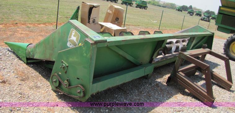 image for item 3551 John Deere 645 corn head