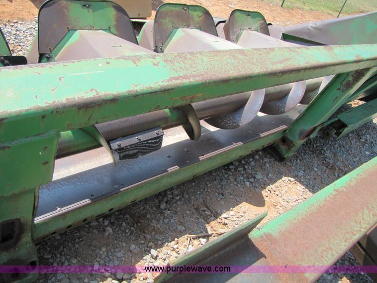 image for item 3551 John Deere 645 corn head