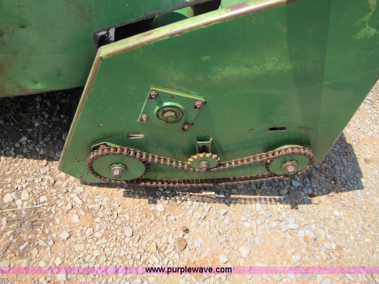 image for item 3551 John Deere 645 corn head