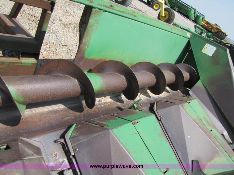 image for item 3551 John Deere 645 corn head