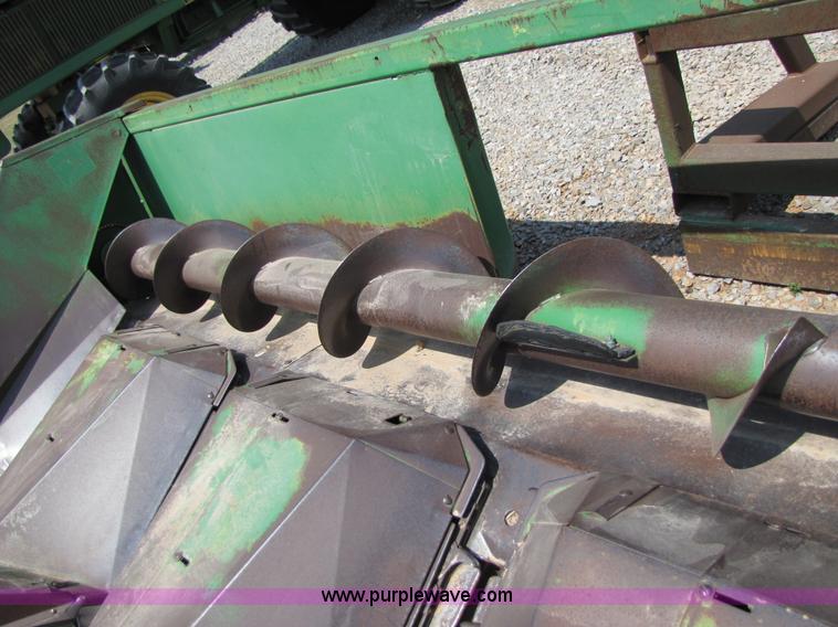 image for item 3551 John Deere 645 corn head