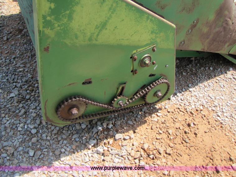 image for item 3551 John Deere 645 corn head