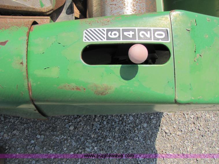 image for item 3552 John Deere 853A all crop head
