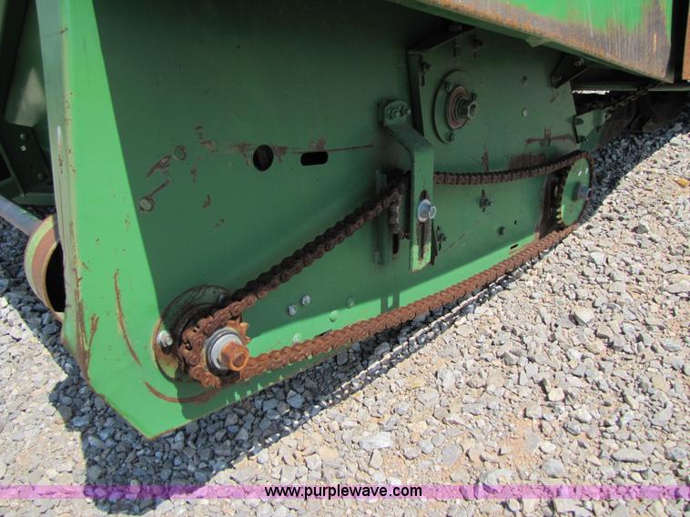 image for item 3552 John Deere 853A all crop head
