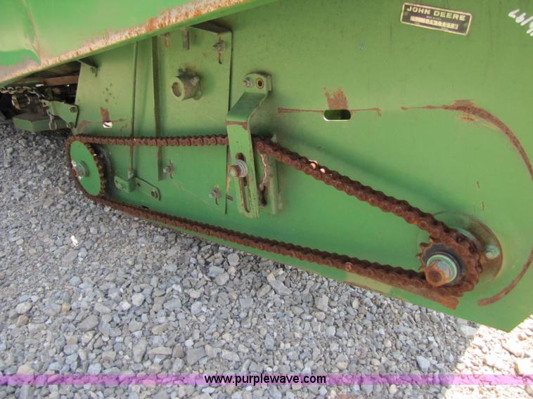 image for item 3552 John Deere 853A all crop head