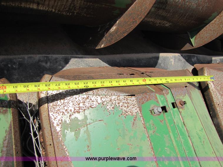 image for item 3552 John Deere 853A all crop head