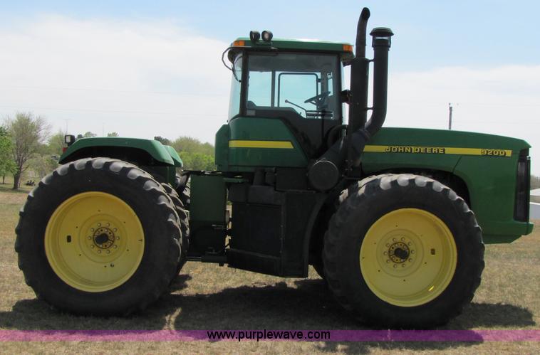 image for item 3553 2002 John Deere 9200 4WD tractor