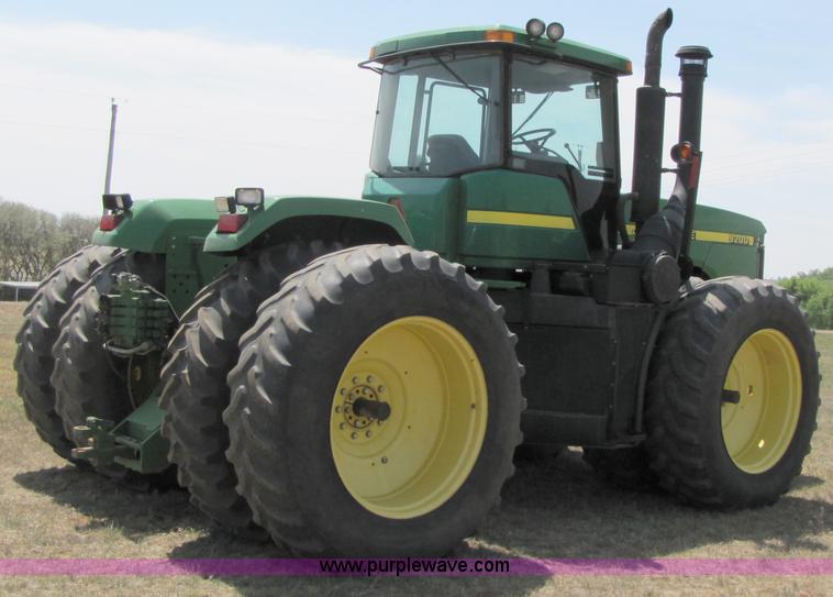 image for item 3553 2002 John Deere 9200 4WD tractor