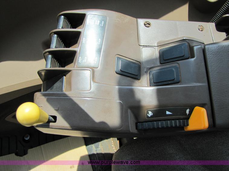 image for item 3553 2002 John Deere 9200 4WD tractor