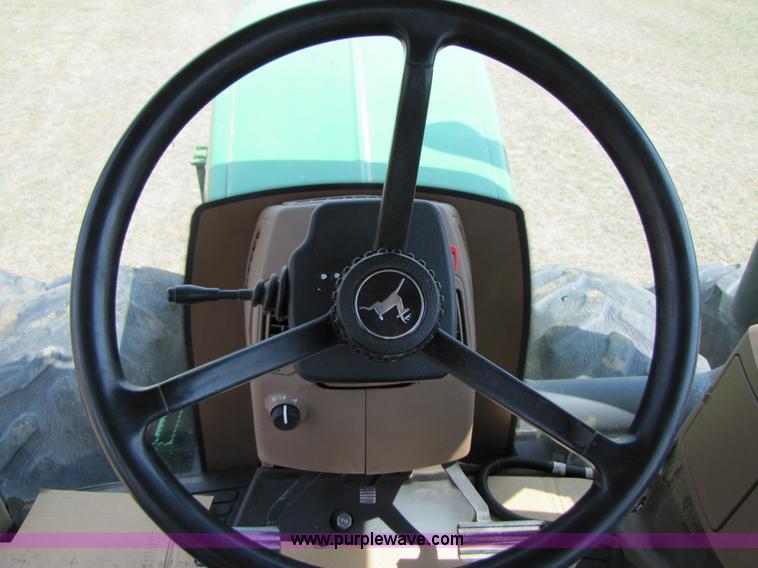 image for item 3553 2002 John Deere 9200 4WD tractor