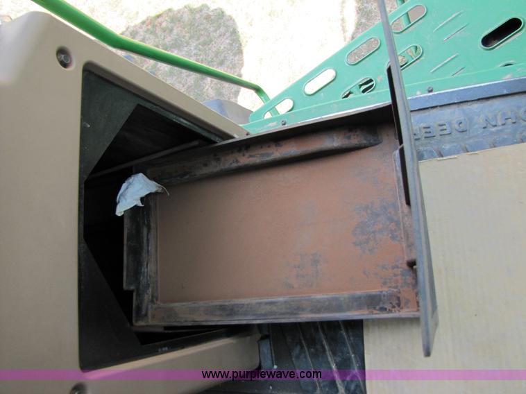 image for item 3553 2002 John Deere 9200 4WD tractor