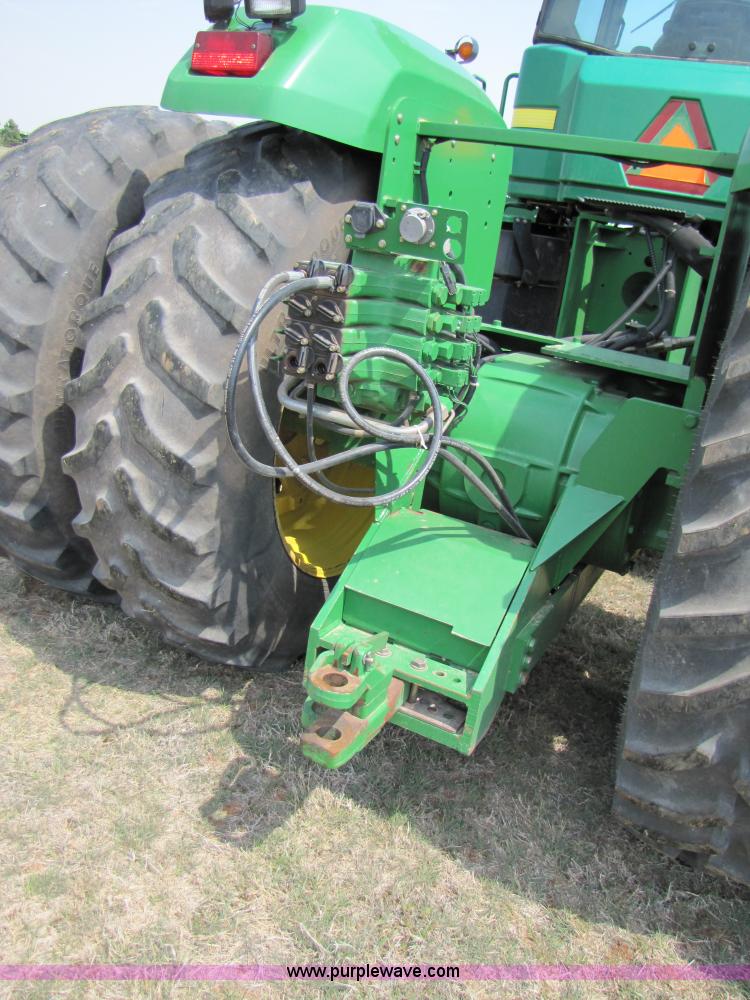 image for item 3553 2002 John Deere 9200 4WD tractor