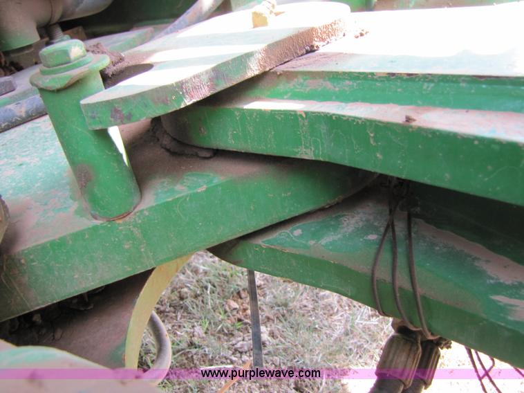 image for item 3553 2002 John Deere 9200 4WD tractor