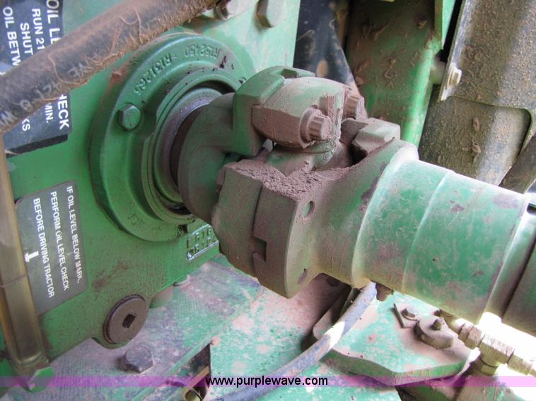 image for item 3553 2002 John Deere 9200 4WD tractor