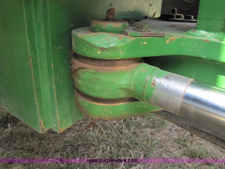 image for item 3553 2002 John Deere 9200 4WD tractor