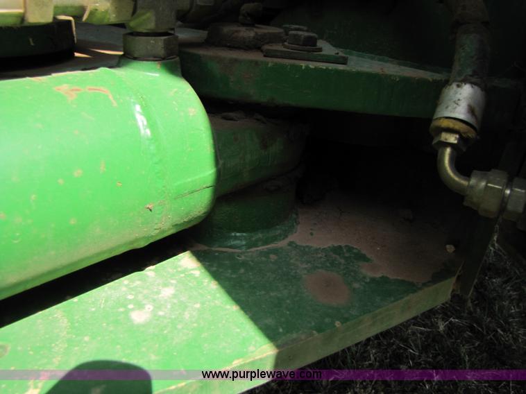 image for item 3553 2002 John Deere 9200 4WD tractor