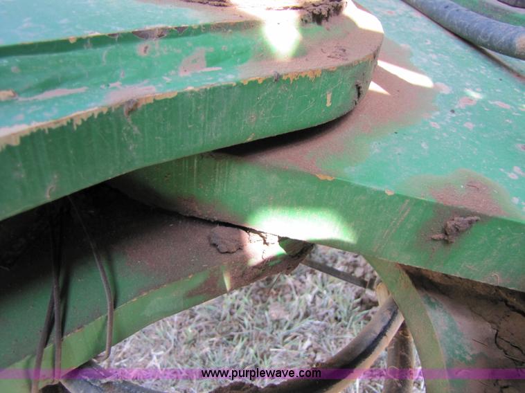 image for item 3553 2002 John Deere 9200 4WD tractor