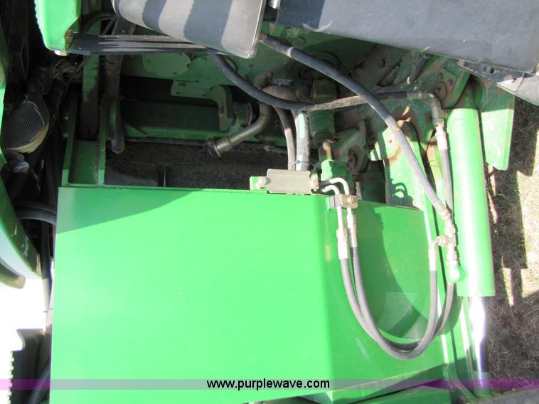 image for item 3553 2002 John Deere 9200 4WD tractor