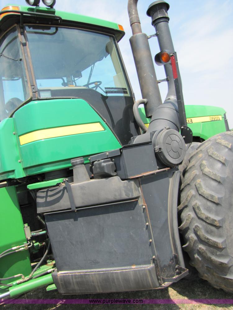 image for item 3553 2002 John Deere 9200 4WD tractor