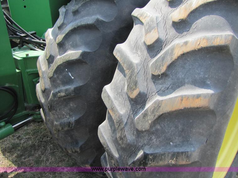 image for item 3553 2002 John Deere 9200 4WD tractor