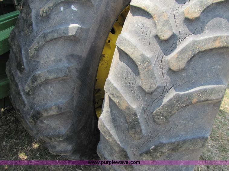 image for item 3553 2002 John Deere 9200 4WD tractor