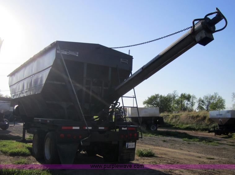 image for item 4376 2000 Adams 24 ton dry fertilizer tender