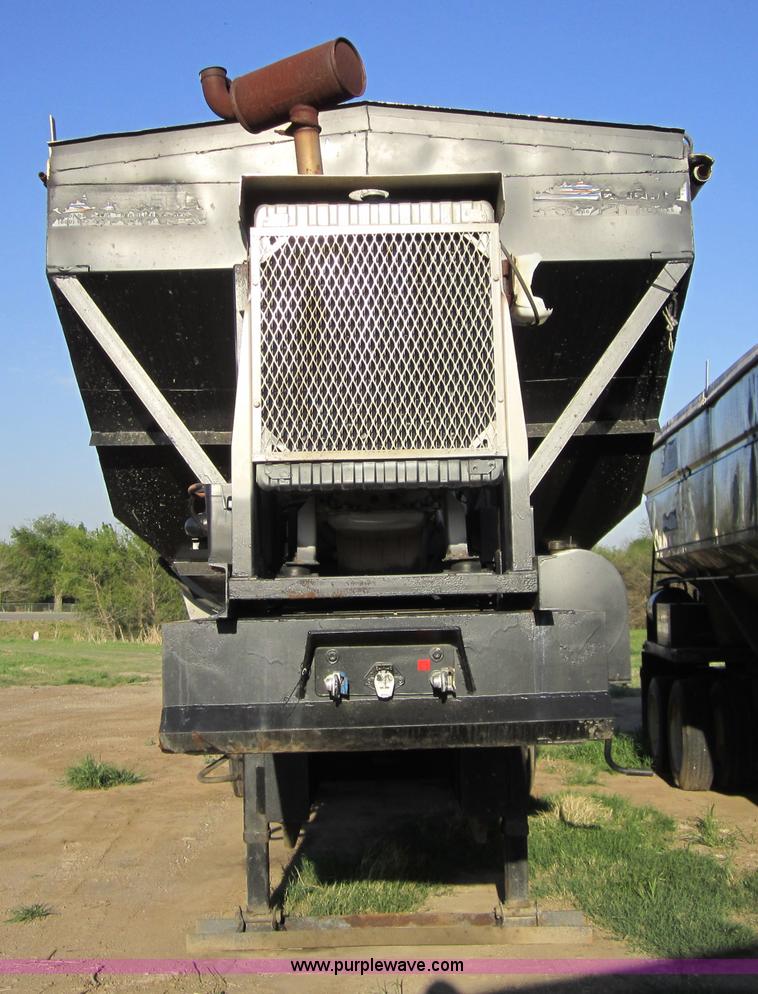 image for item 4376 2000 Adams 24 ton dry fertilizer tender