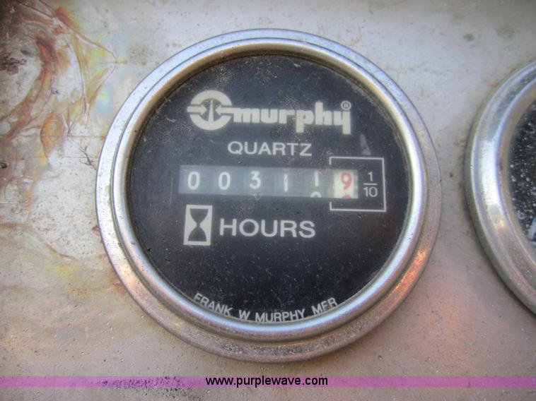 image for item 4376 2000 Adams 24 ton dry fertilizer tender