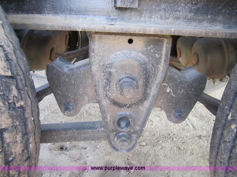 image for item 4376 2000 Adams 24 ton dry fertilizer tender