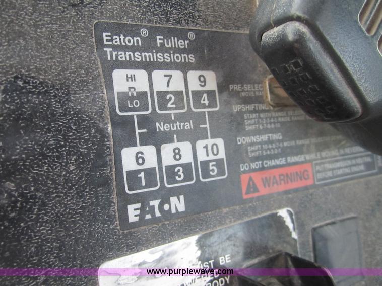 image for item 6420 1999 Mack RD688S semi truck