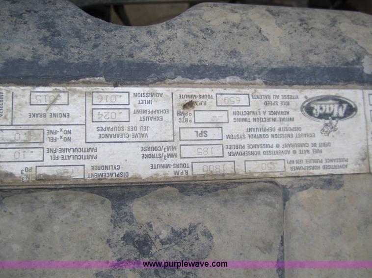 image for item 6420 1999 Mack RD688S semi truck