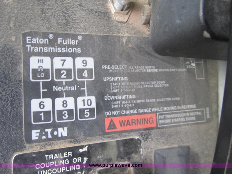 image for item 6421 2000 Mack RD688S semi truck