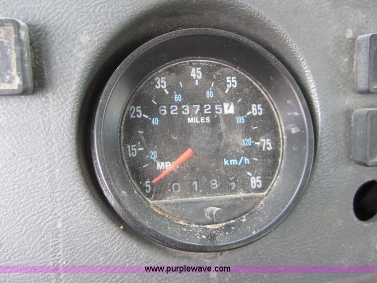 image for item 6421 2000 Mack RD688S semi truck