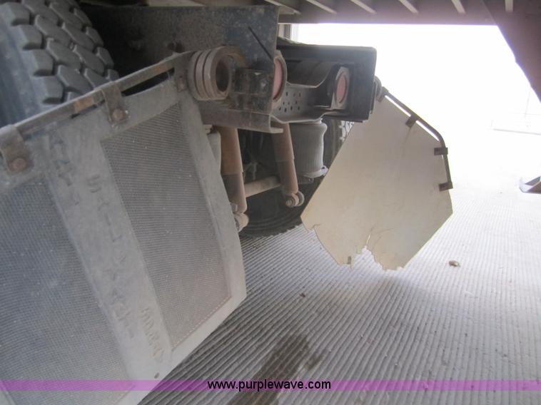 image for item 6421 2000 Mack RD688S semi truck