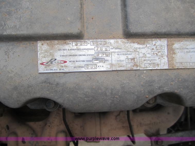 image for item 6421 2000 Mack RD688S semi truck