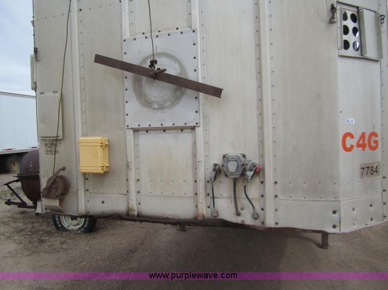 image for item 6423 1995 Barrett 50' straight deck hog trailer