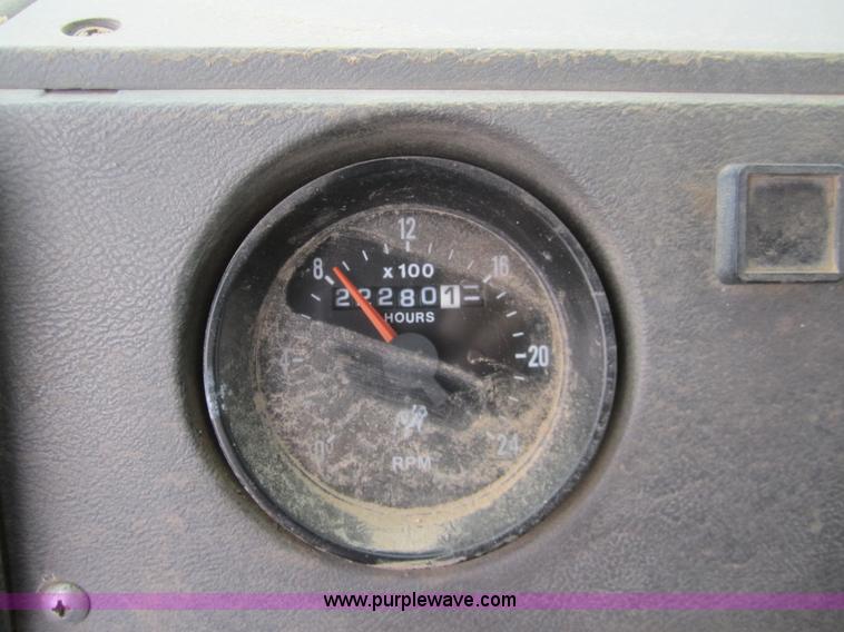 image for item 6425 2000 Mack RD688S semi truck