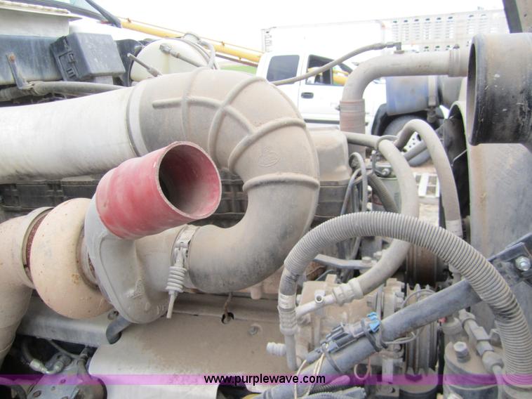 image for item 6425 2000 Mack RD688S semi truck