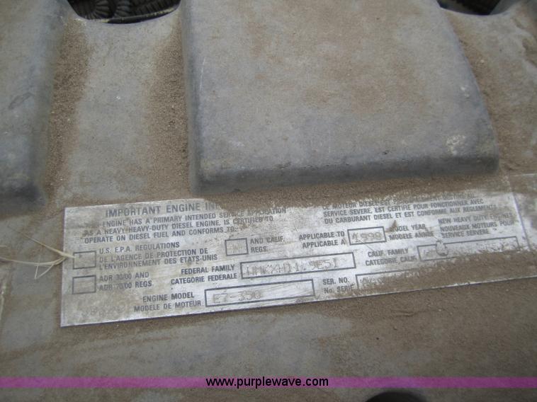 image for item 6425 2000 Mack RD688S semi truck