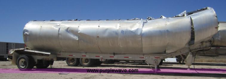 image for item 6470 2005 Pinson feed trailer