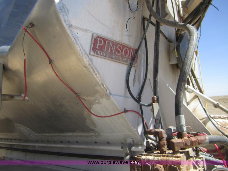 image for item 6470 2005 Pinson feed trailer