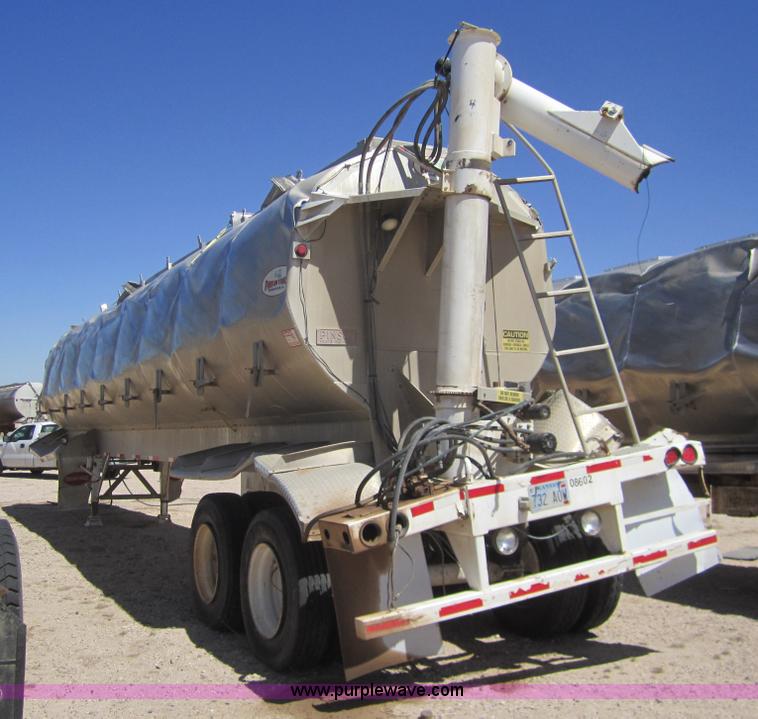 image for item 6471 2008 Pinson feed trailer